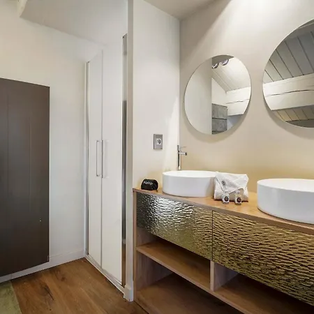 Luxury 4br With 4 Baths - - D' Emeraude Apartamento